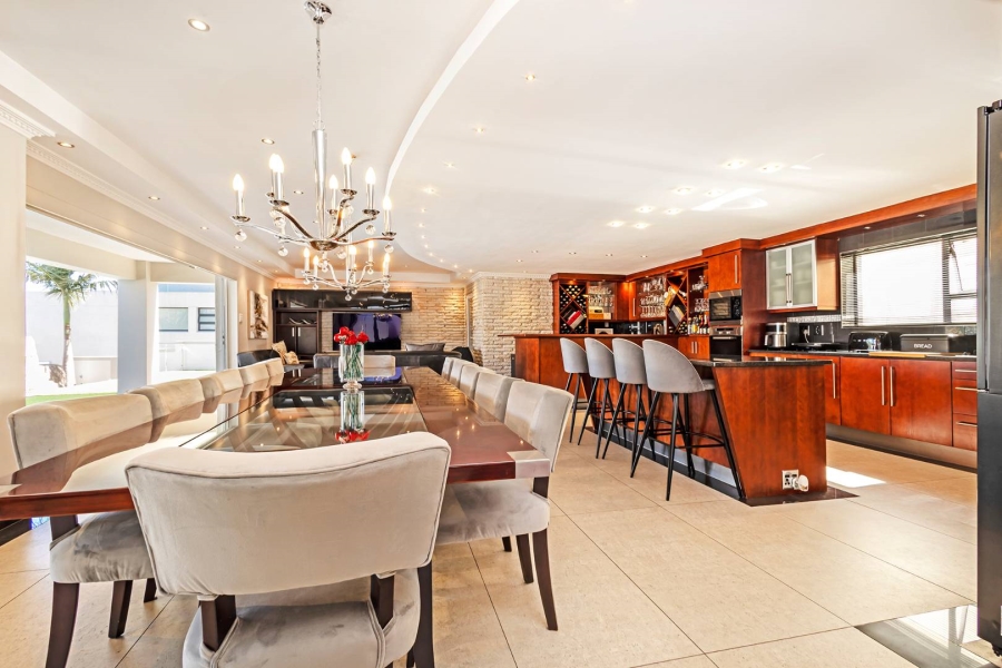 6 Bedroom Property for Sale in Baronetcy Estate Western Cape